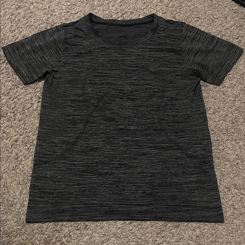 lululemon athletica Short Sleeve Tee in Charcoal Heather